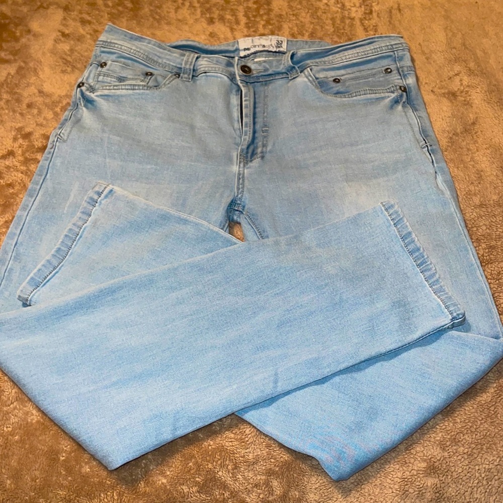 Skinny jeans
Free with any bundle purchase